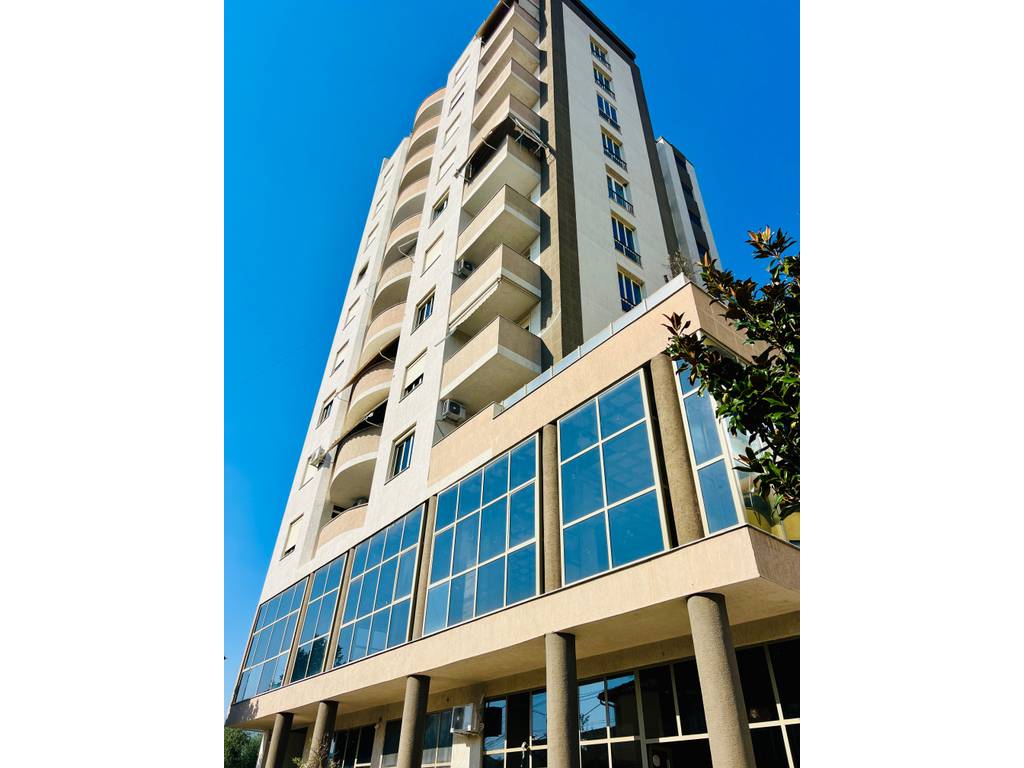 PER SHITJE APARTAMENT 2+1+2+VERANDE!