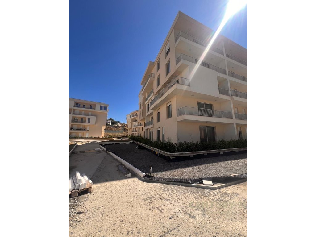 SHESIM APARTAMENT 2+1 NE DURRES PAMJE DETI ORIENTIMI PERENDIM