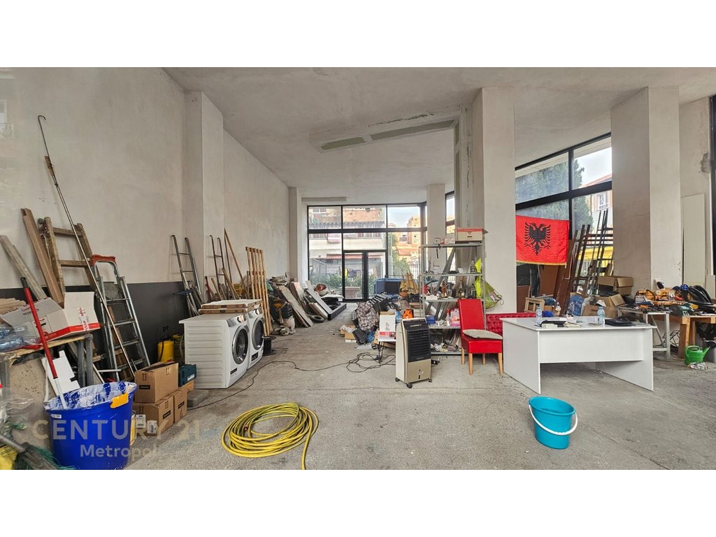 ? Shitet Ambient Biznesi – Lokacion Premium në Tiranë (rruga Bogdaneve) kati 0
