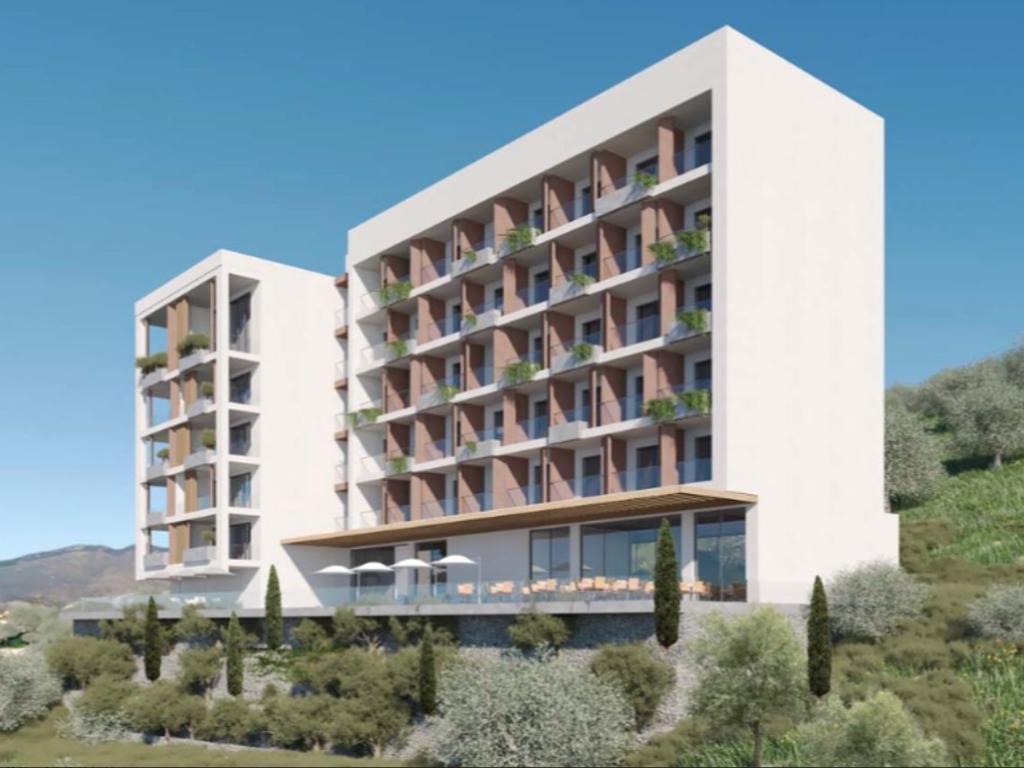 SARANDE, SHESIM APARTAMENT ME PAMJE PANORAMIKE DETI