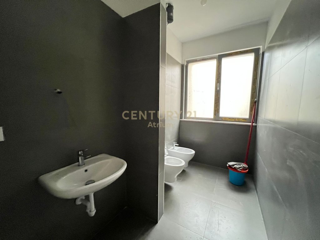 JEPET ME QIRA VILË NË RESIDENCËN "GREEN VALLEY" + 2 POSTE PARKIMI