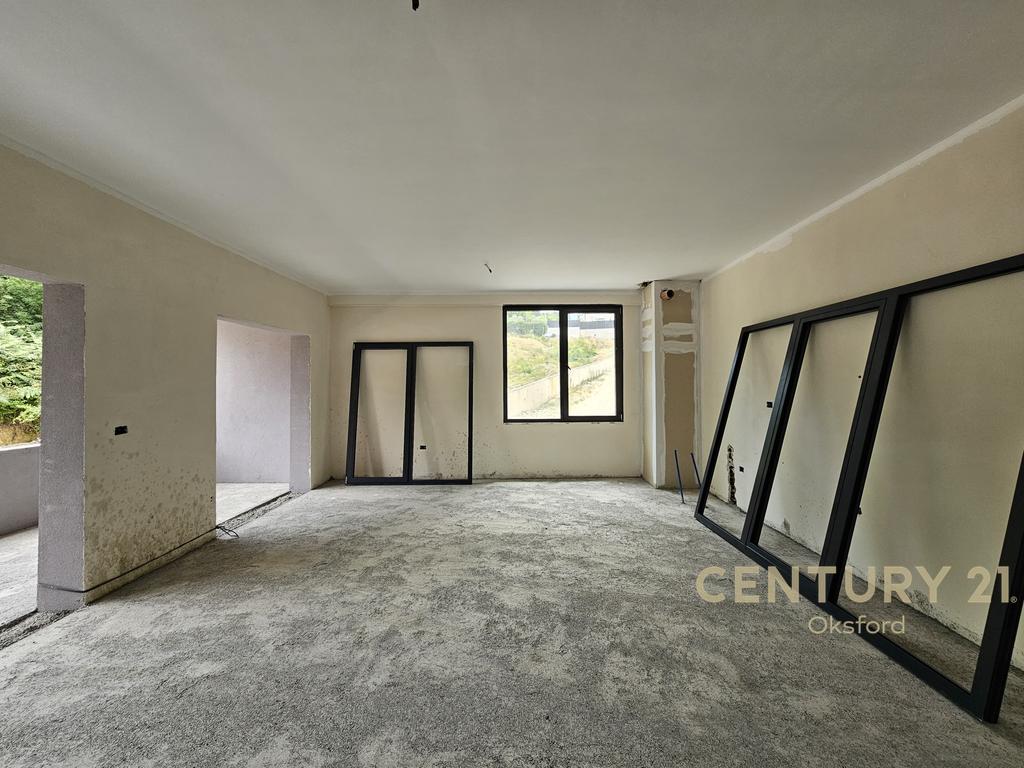 SHITET APARTAMENT 3+1+2 TE RRUGA E ELBASANIT