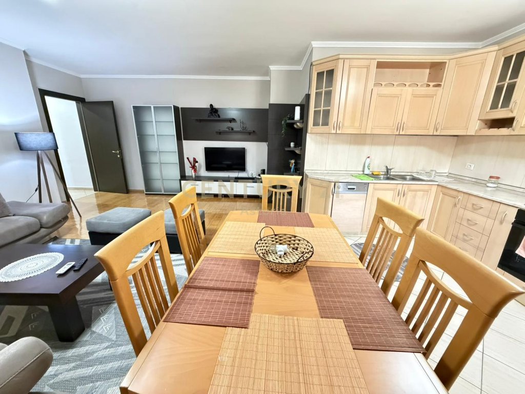Apartament 2+1 për shitje pranë stadiumit Air Albania – Lokacion elitar në zemër të Tiranës