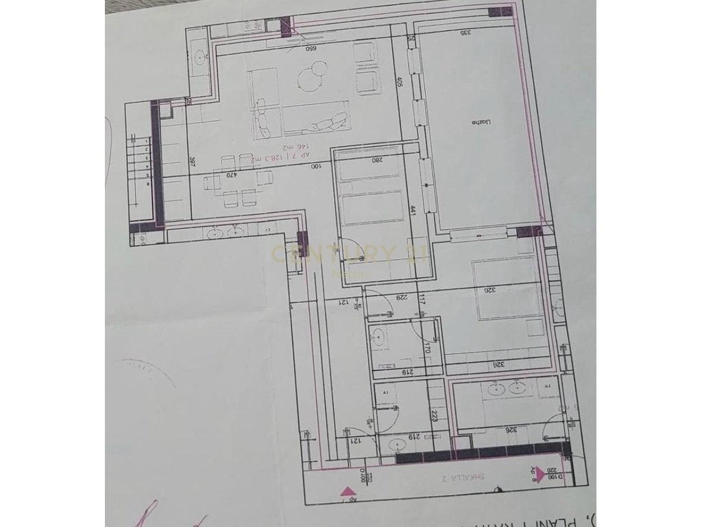 Shitet Apartament 2+1 tek Rruga e Elbasanit prane Restorant Xibraku!