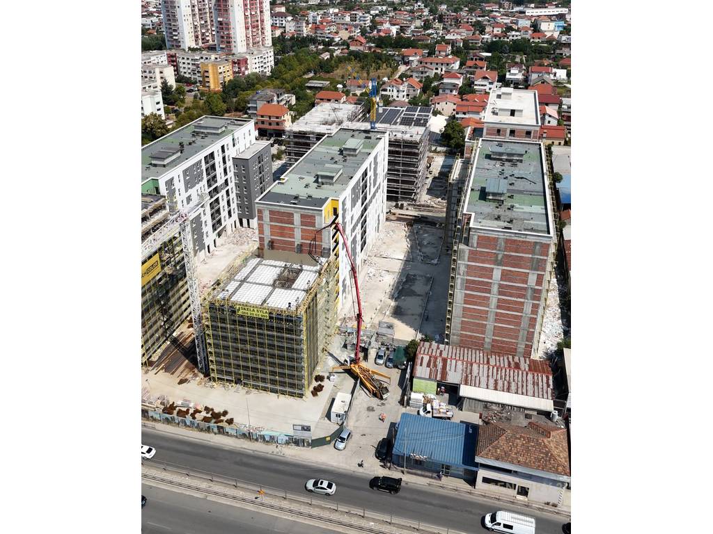 SHESIM APARTAMENT 2+1+2 TEK TIRANA ENTRY