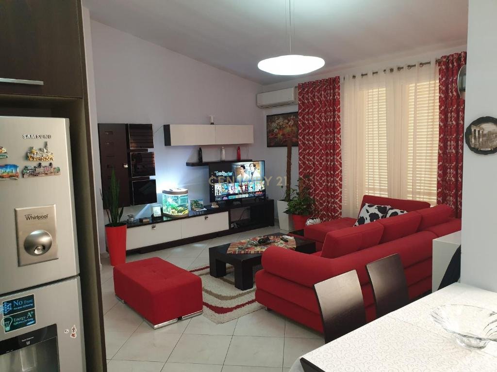 Shitet Apartametn 2+1 tek Rezidenca  "kodra e diellit 1 "