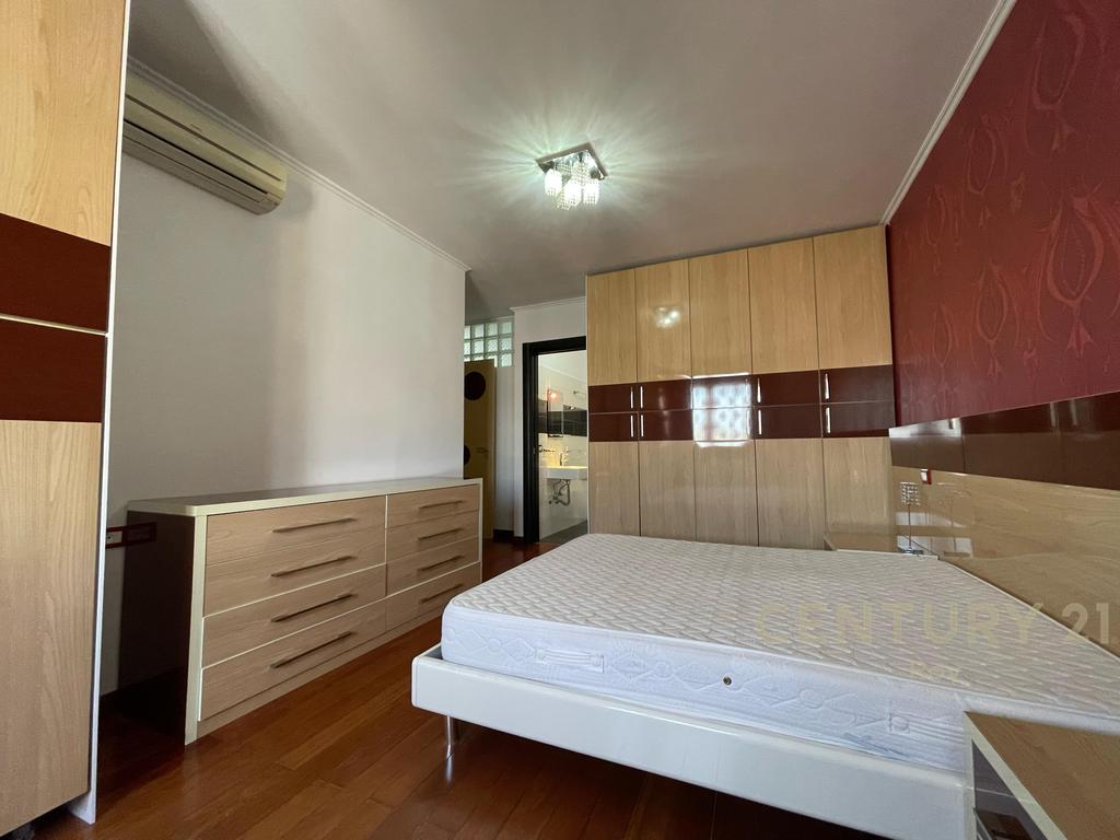 JEPET APARTAMENT 2+1 ME QIRA PLAZH DURRES!