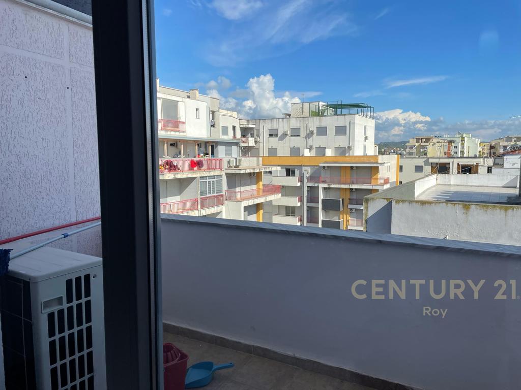 JEPET APARTAMENT 2+1 ME QIRA PLAZH DURRES!