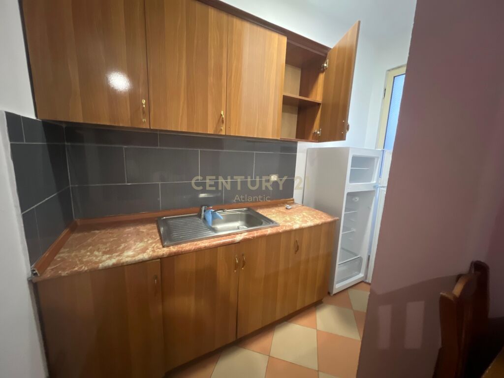 Hotel Për Qira në Shkëmbi I Kavajës, Durrës