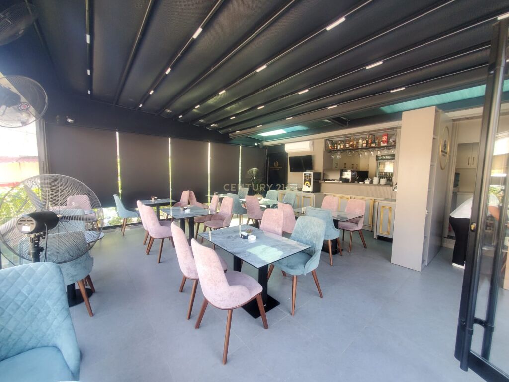 *Shitet Hotel* 
në një nga zonat më të preferuara të Tiranës, një mundësi e shkëlqyer investimi në zemër të kryeqytetit!