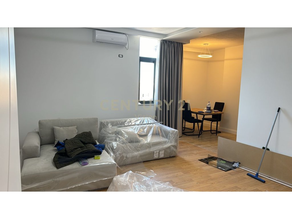 Apartament 2+1+2 për shitje në qendër, Tiranë - 116 m²