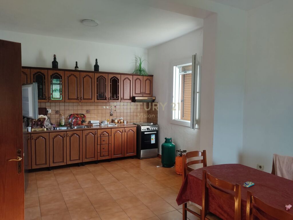 Vila 3 kateshe + truall për shitje në Rranxa, Bushat, Shkodër - 195000€ | 1139 m²