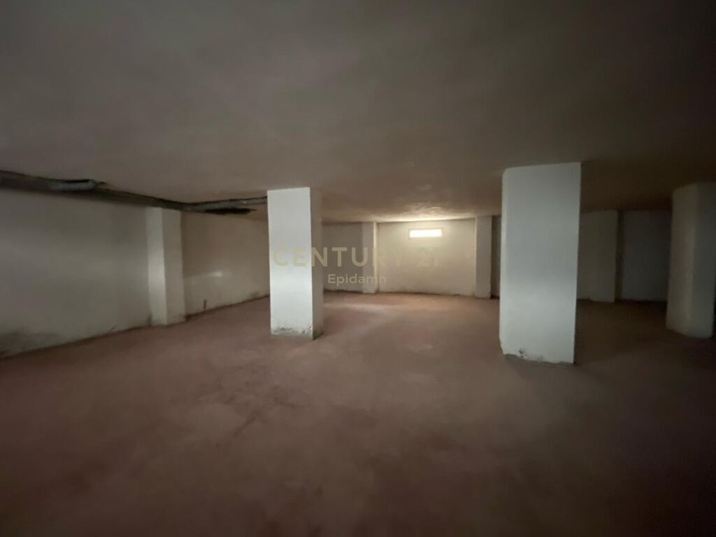 Ambient për Shitje në Plazh, Durrës - 262500€ | 525m²