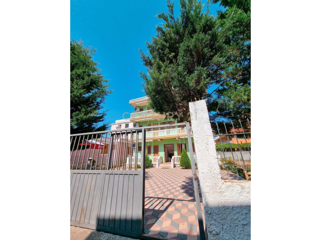 SHITET HOTELI NE VELIPOJE -  325 m²