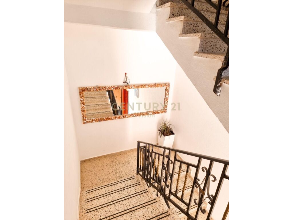 SHITET HOTELI NE VELIPOJE -  325 m²