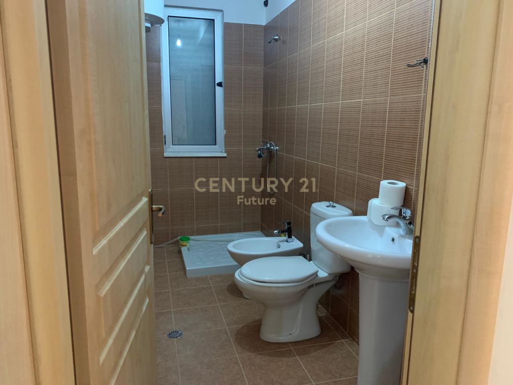 SHITET APARTAMENT 2+1 ME GARAZH, SHENGJIN