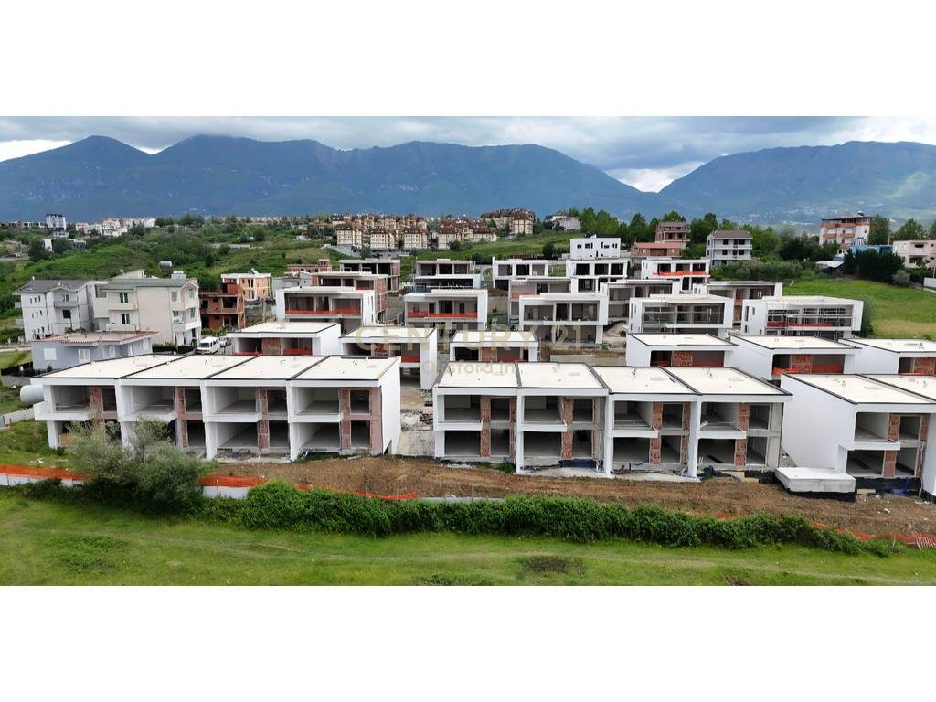 SHITET VILE EKSKLUZIVE TE KOMPLEKSI "SIAR" , LIQENI FARKES, TIRANE