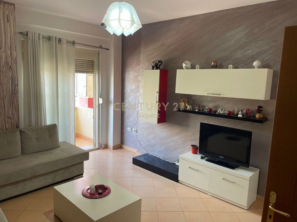 Jepet me Qira Apartament 1+1 në Don Bosko.