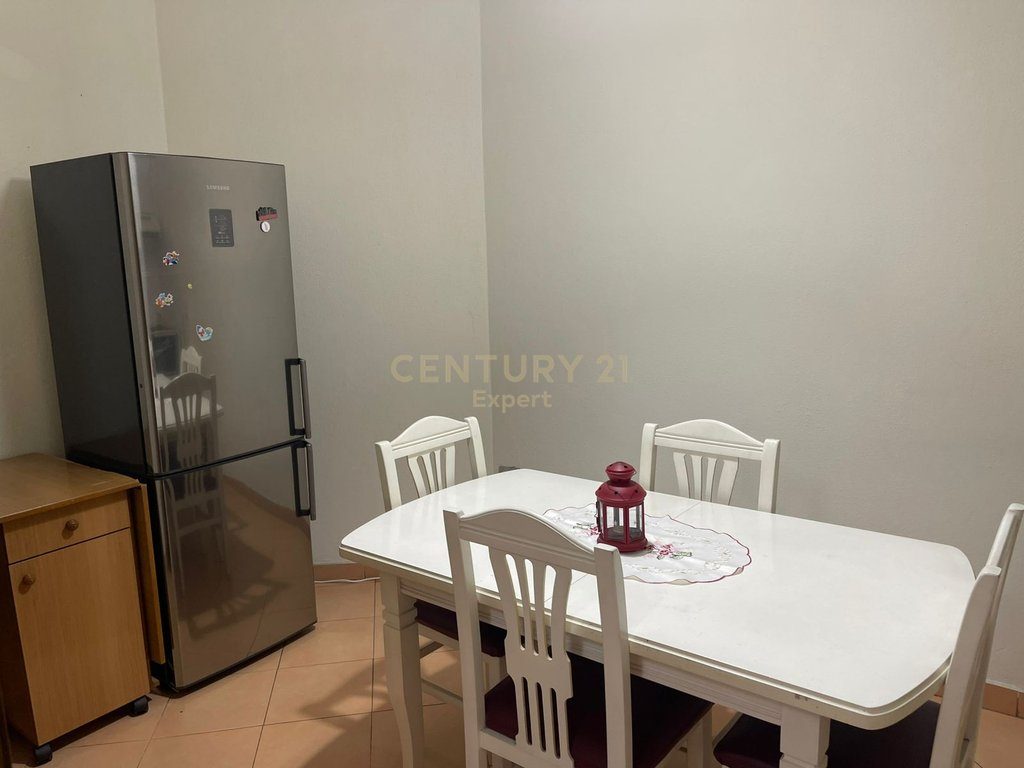 Jepet me Qira Apartament 1+1 në Don Bosko.