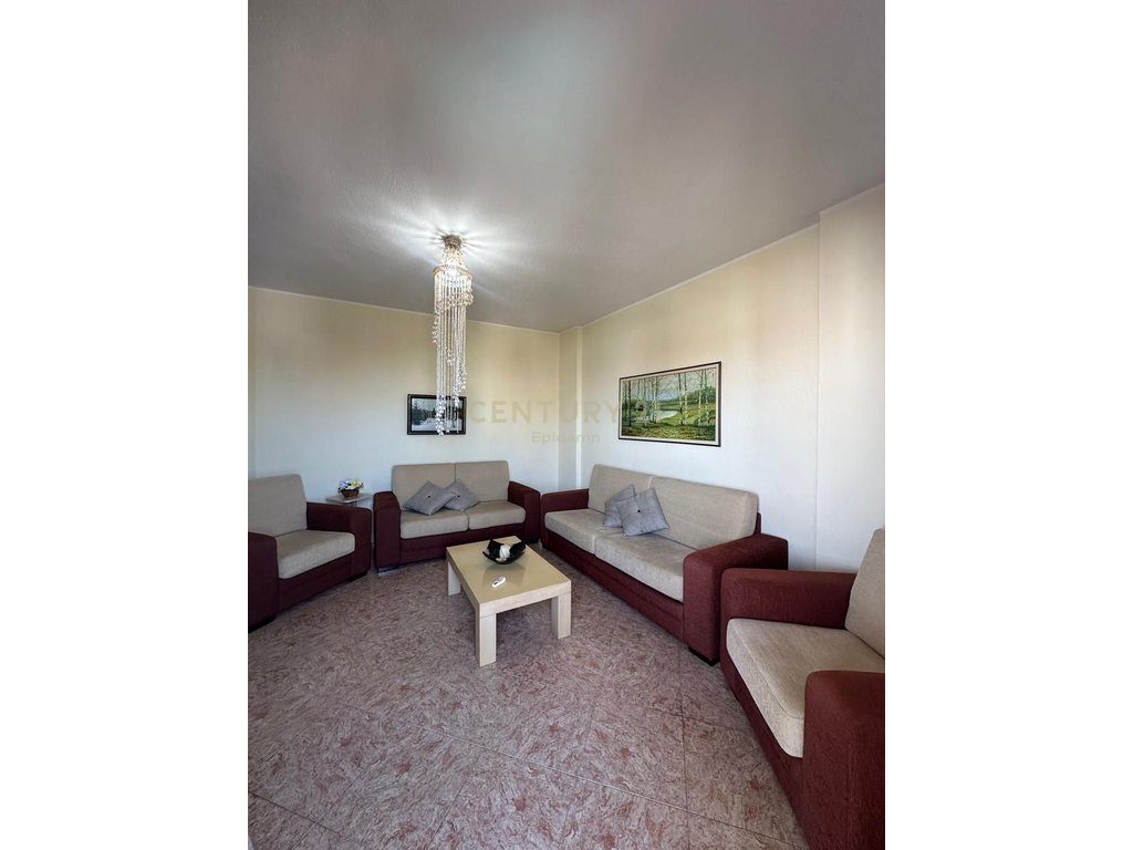 Apartament 2+1+2 Me Qira te Tregu fruta perimeve, Durrës - 450€ | 138 m²