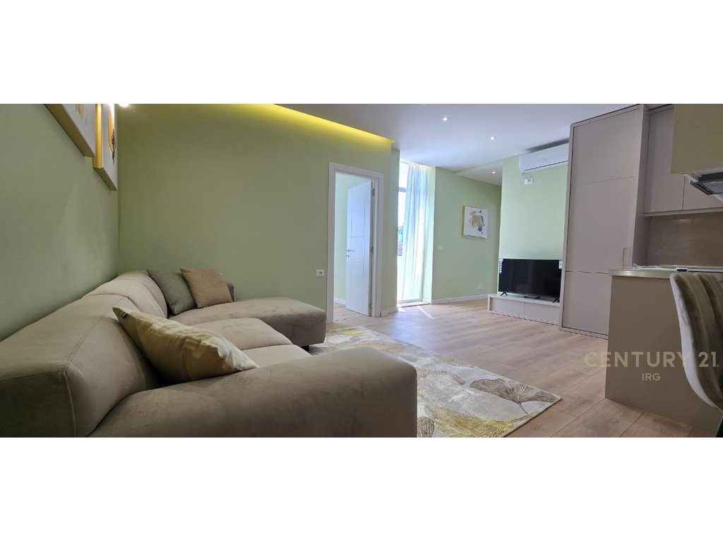 Shitet Apartament 2+1 tek Myslym Shyri