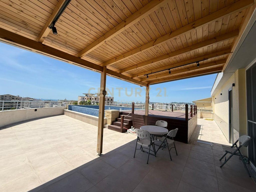 Penthouse 3+2 me Pamje Deti dhe Qyteti ,  Plazh Hekurudha, Durrës