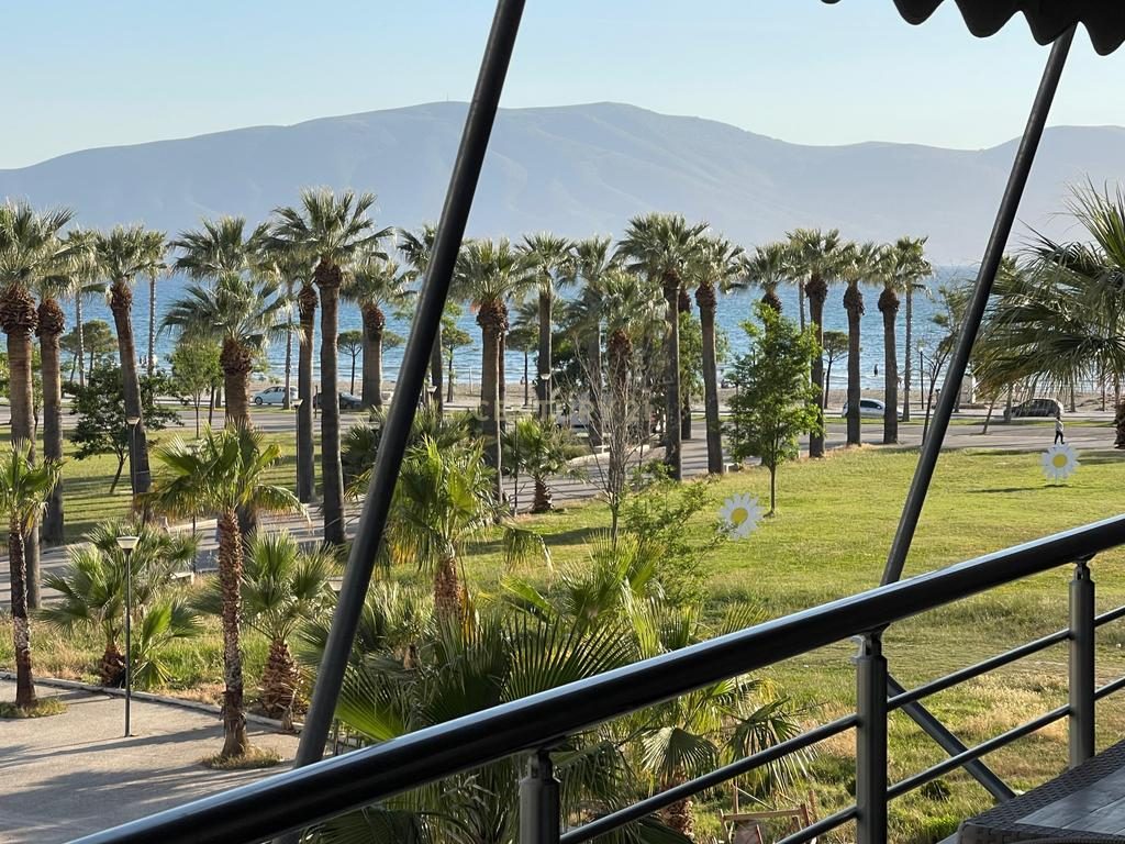 🌊 Me Qira | Apartament Premium 2+1 në Vijën e Parë të Lungomares me Pamje Deti.