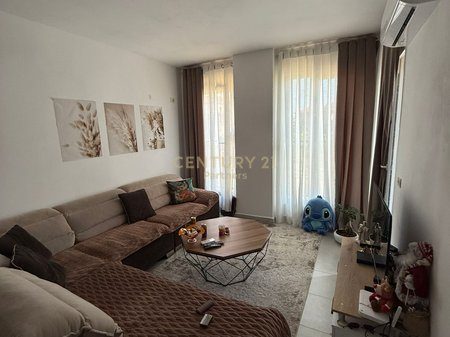 RRUGA 5 MAJI, SHESIM APARTAMENT 3+1+2