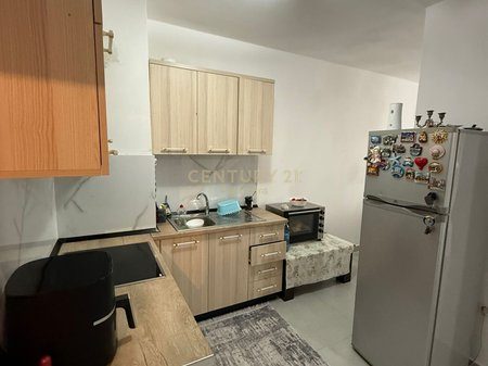 RRUGA 5 MAJI, SHESIM APARTAMENT 3+1+2