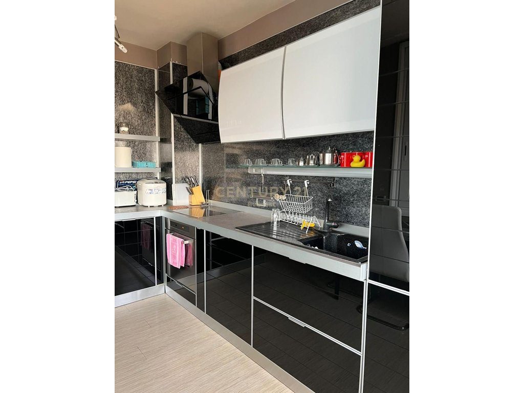 ISH EKSPOZITA, JAPIM ME QIRA APARTAMENT 2+1+2