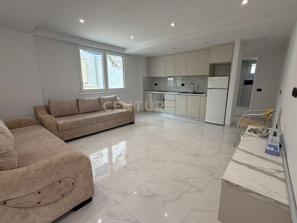Apartament 1+1 Me Qira në Ish Këneta, Durrës - 350€ | 55 m²