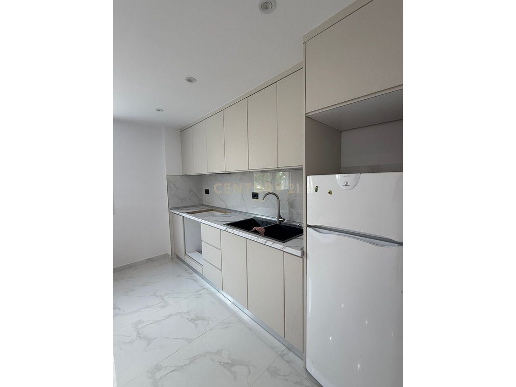 Apartament 1+1 Me Qira në Ish Këneta, Durrës - 350€ | 55 m²