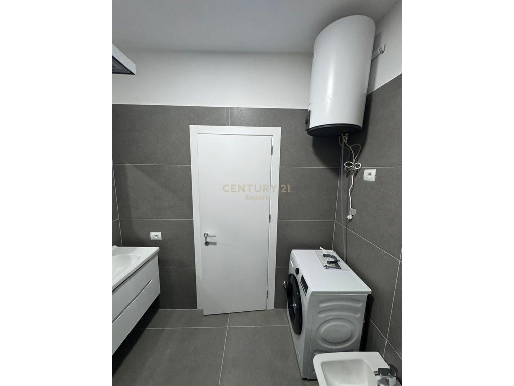 APARTAMENT 1+1+POST PARKIMI PER QIRA TEK GOLDEN PARK 3