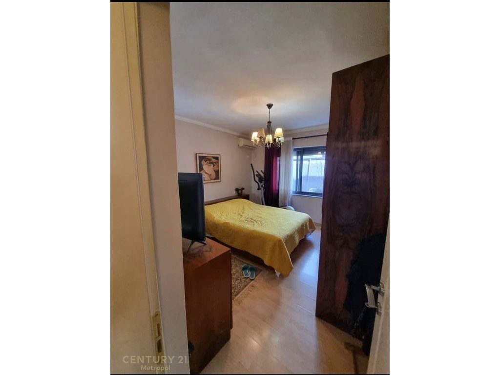 Apartament 2+1 Me Qira tek Myslym Shyri!