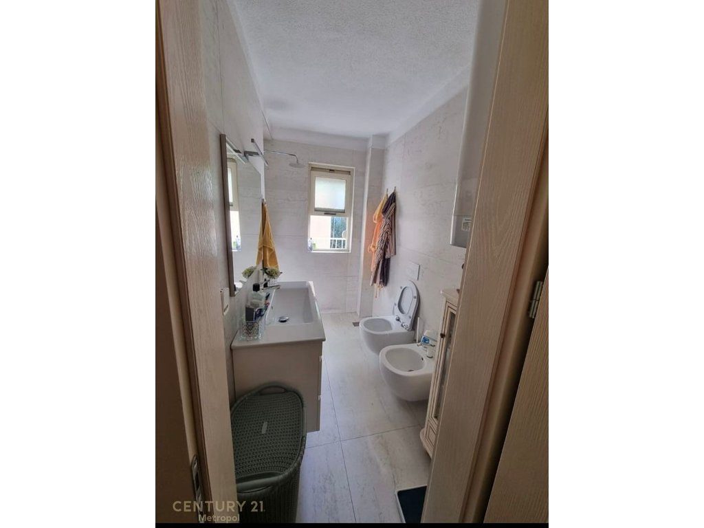 Apartament 2+1 Me Qira tek Myslym Shyri!