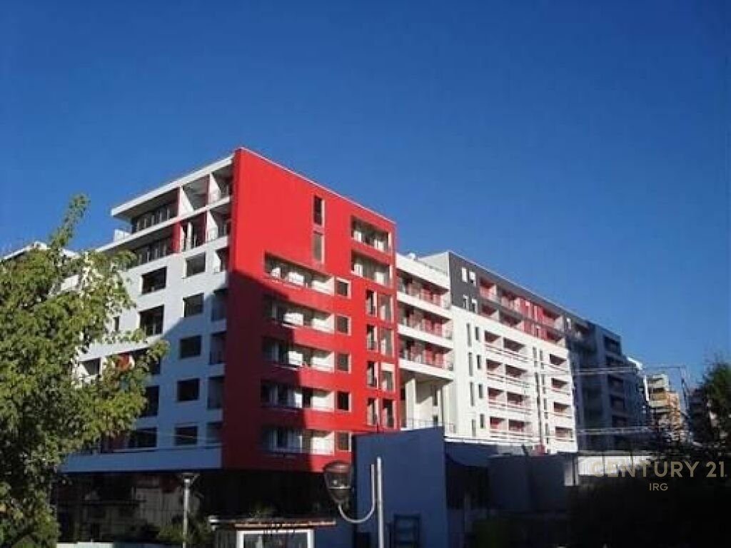 Apartament 3+1+post parkimi  me qera te Nobis !