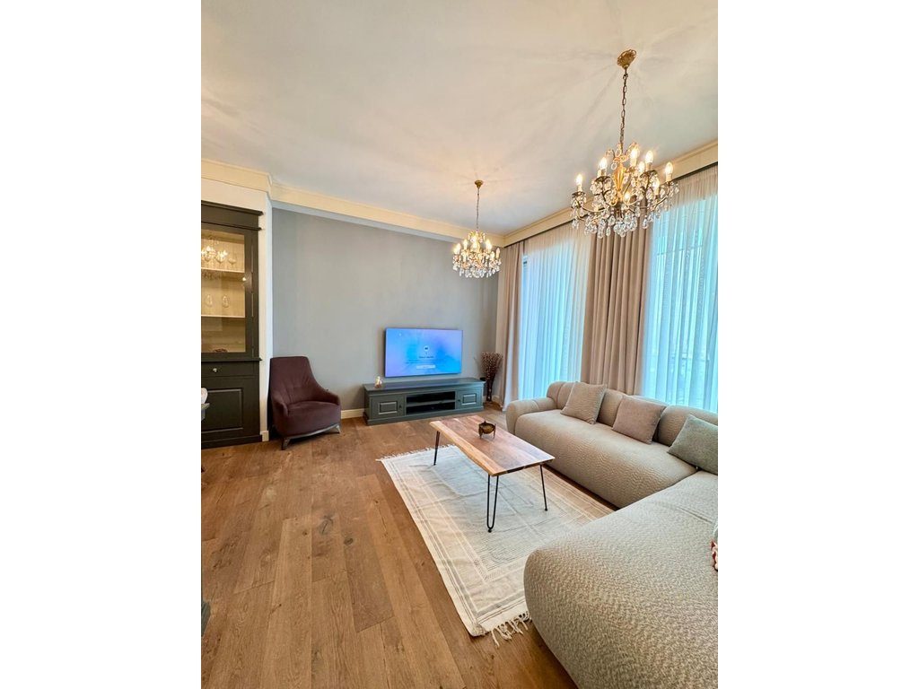 Jepet me qira apartament 2+1+Post Parkimi tek Ambasador 3!!