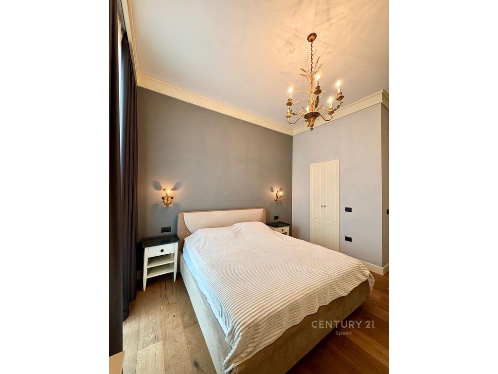 Jepet me qira apartament 2+1+Post Parkimi tek Ambasador 3!!