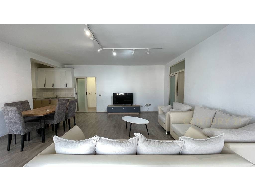 Apartament 3+1+2 për Qira në Astir!