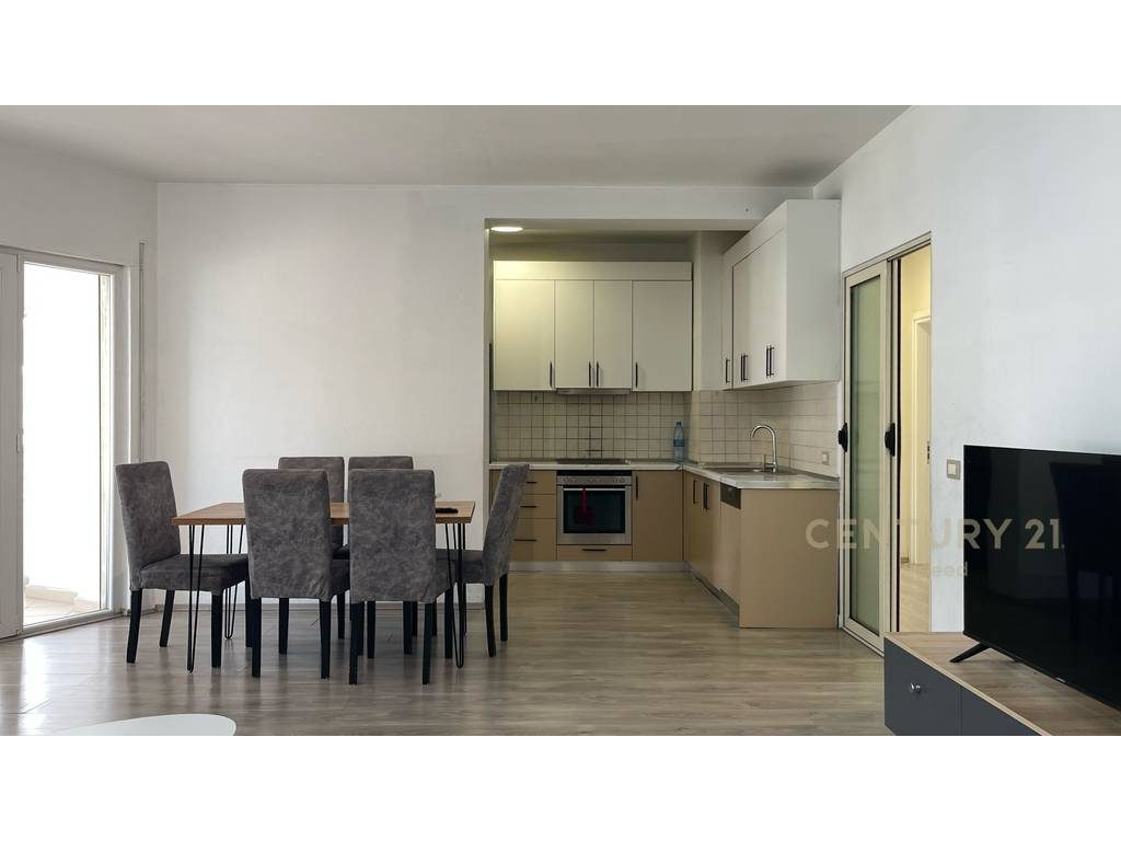 Apartament 3+1+2 për Qira në Astir!
