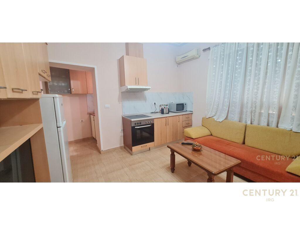 Prane rruges se Kavajes, Apartament 1+1!