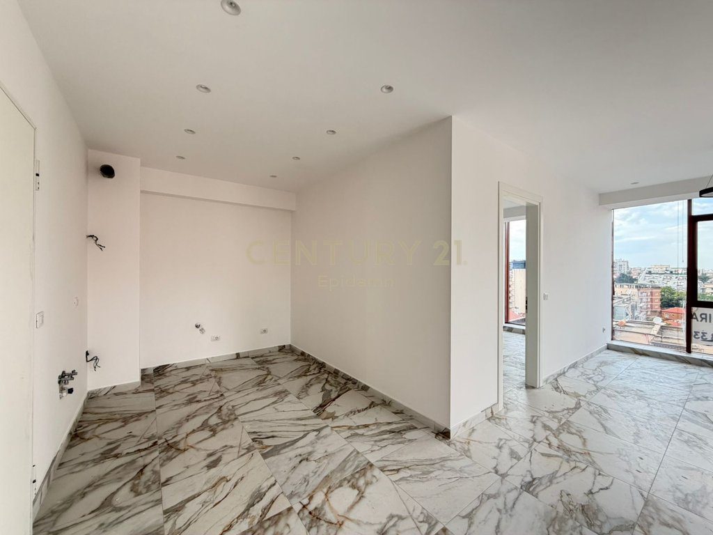 APARTAMENT 1+1 PËR QIRA TEK RRUGA E KAVAJËS  1300€/muaj