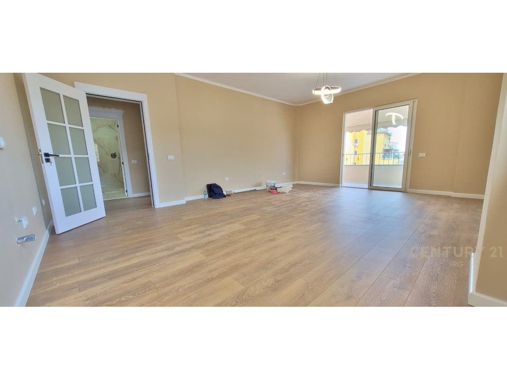 Shitet Super Apartament 2+1+2
 Bulevardi Zhan D’Ark – pranë Ministrisë së Jashtme
