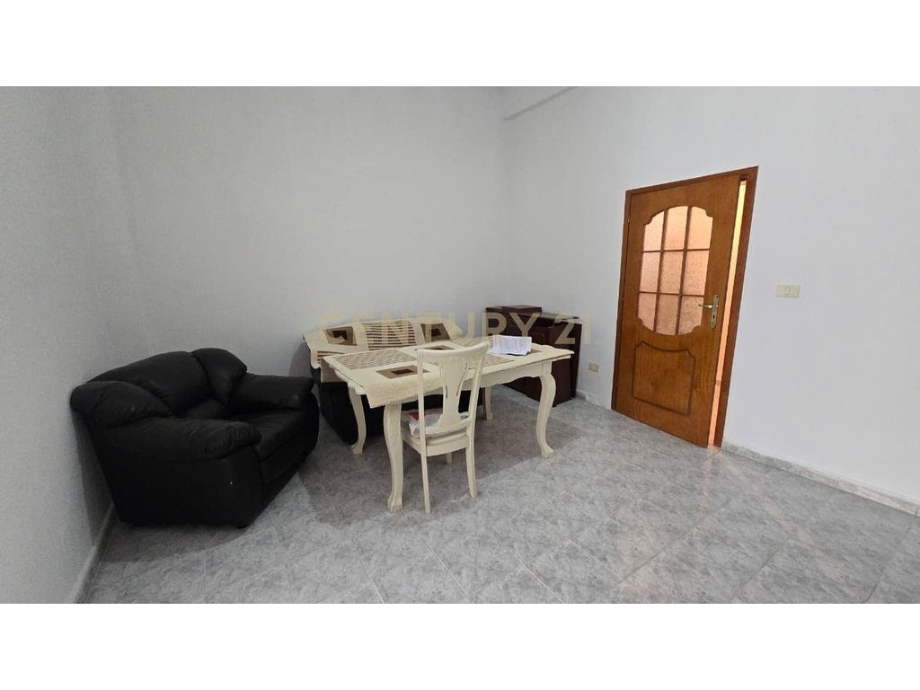 JEPET ME QIRA APARTAMENT 1+1 NE QENDER TE DURRSIT!!!!