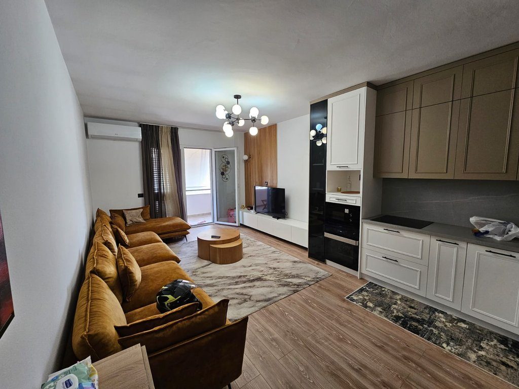 Shitet super apartament modern tek Rrethi i Astirit!