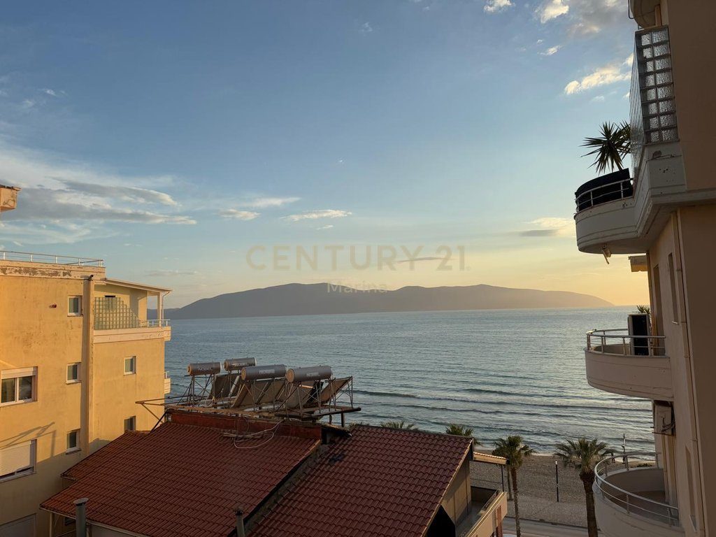 APARTAMENT 3+2+ POST PARKIM PER QERA,NE LUNGOMARE!