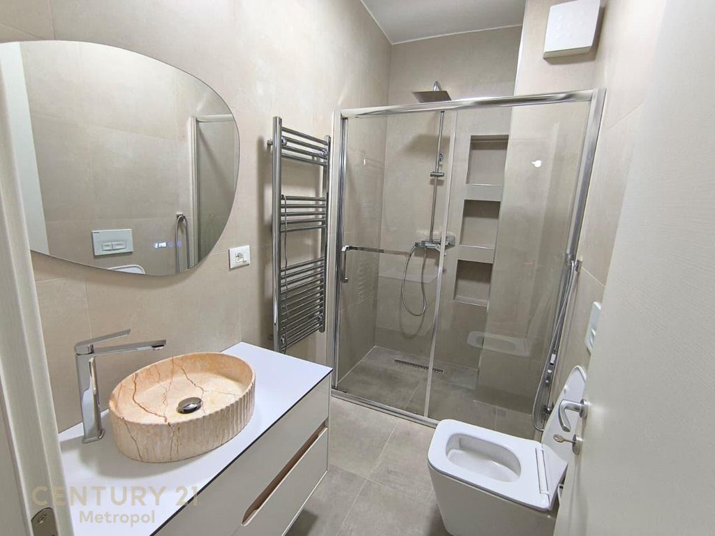 Apartament luksoz per qira 2+1+2 tek Trio Tower – i sapo arreduar, DON BOSKO.