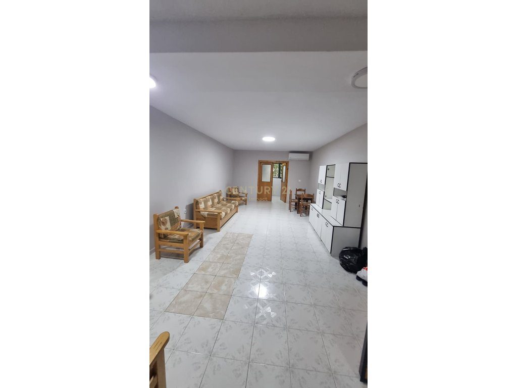 Apartament 2+2 Me Qira në Myslym Shyri, Tiranë - 600€