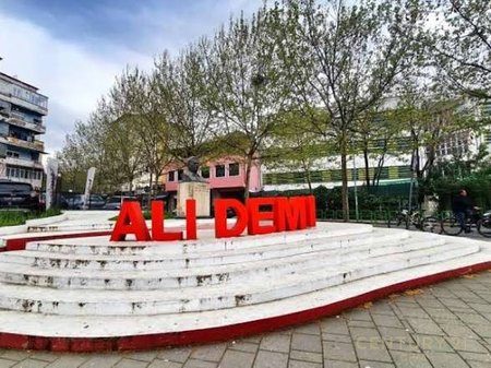 BRRYLI, SHESIM AMBIENT KOMERCIAL