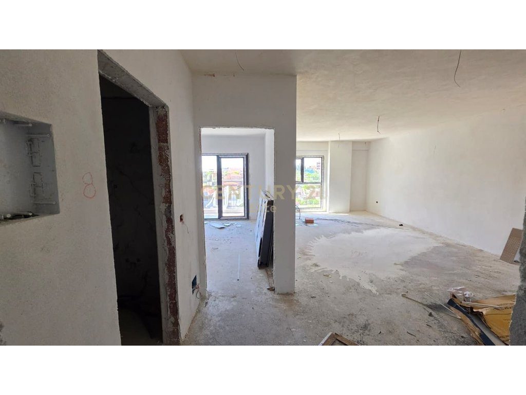 Shitet, Apartament 1+1 te Kompleksi Kinoblock ne Porcelan!